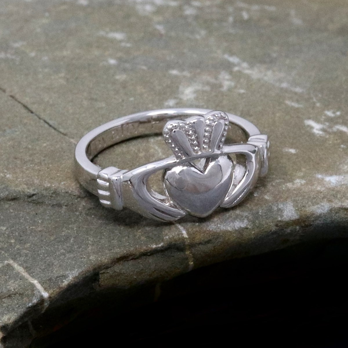 Ladies Peridot Silver Claddagh Ring
