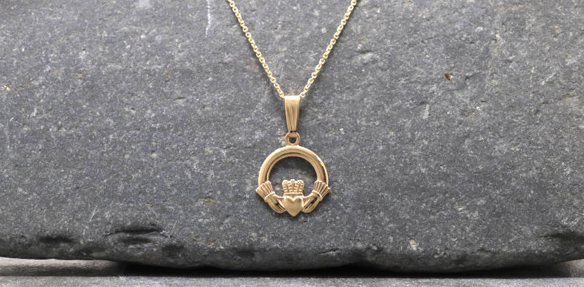 Yellow Gold Claddagh Pendant